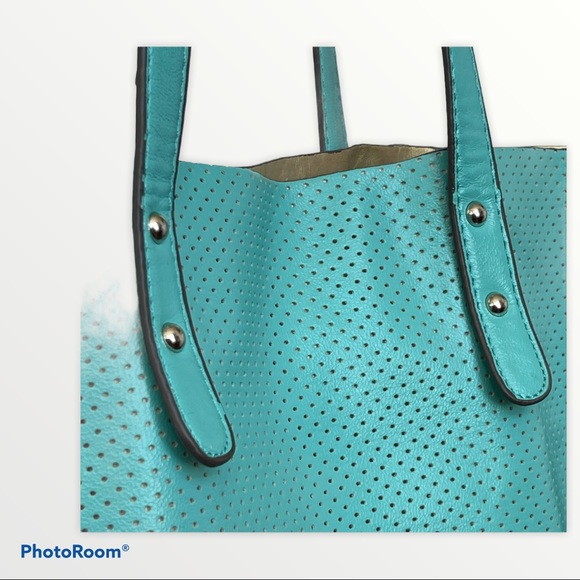 Roots Bag w/ removable clutch! - Picture 6 of 11